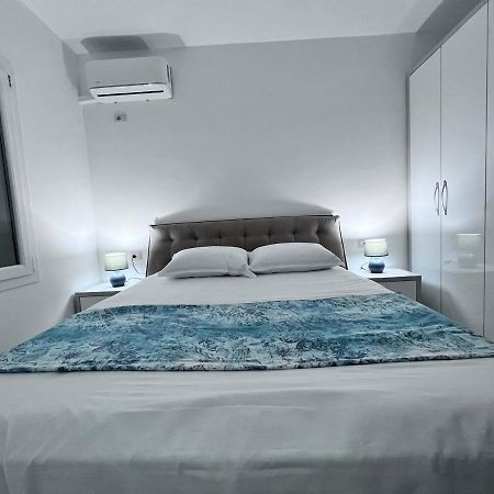 White Luxury Apartment Shkoder Bagian luar foto