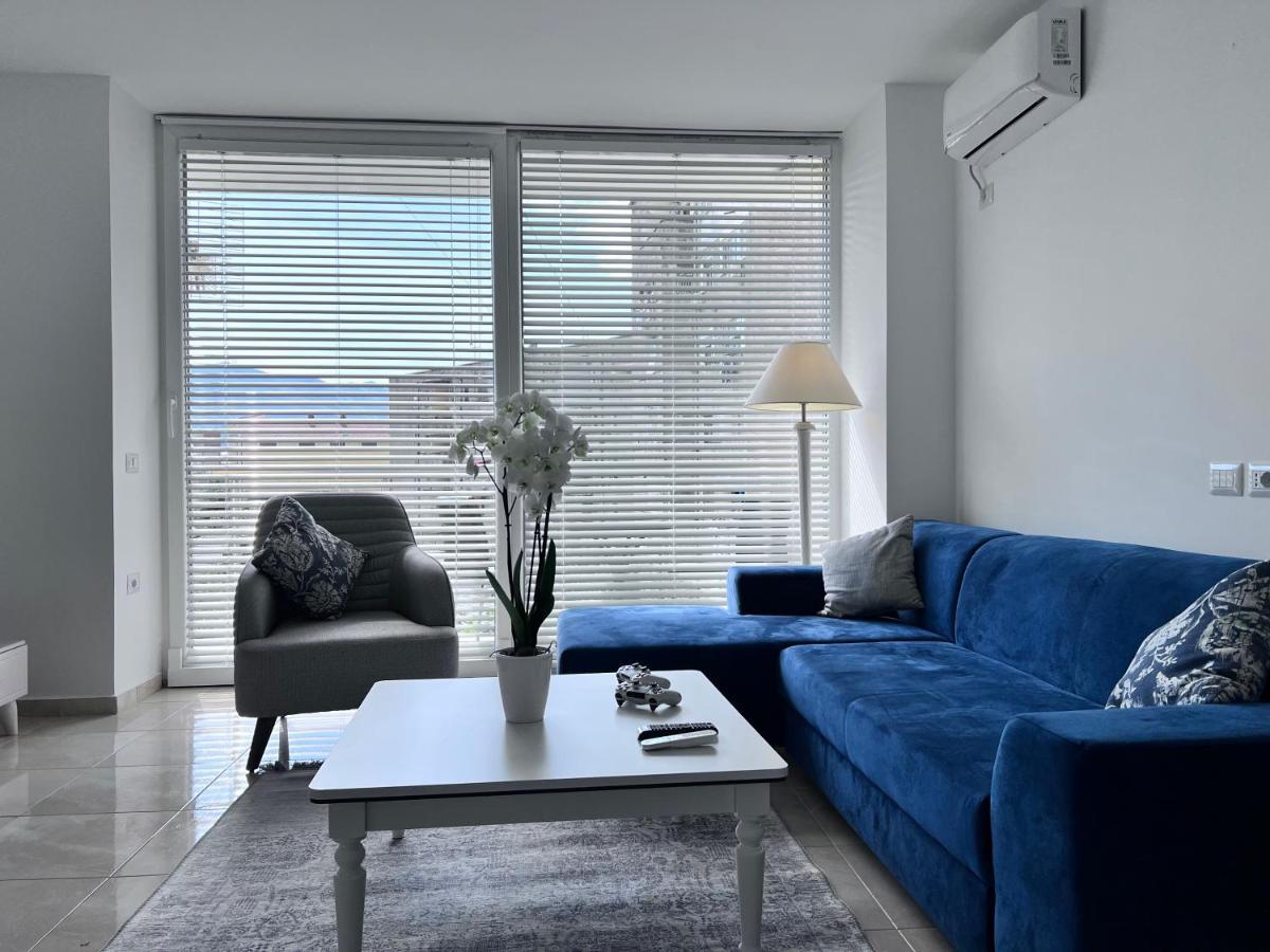 White Luxury Apartment Shkoder Bagian luar foto