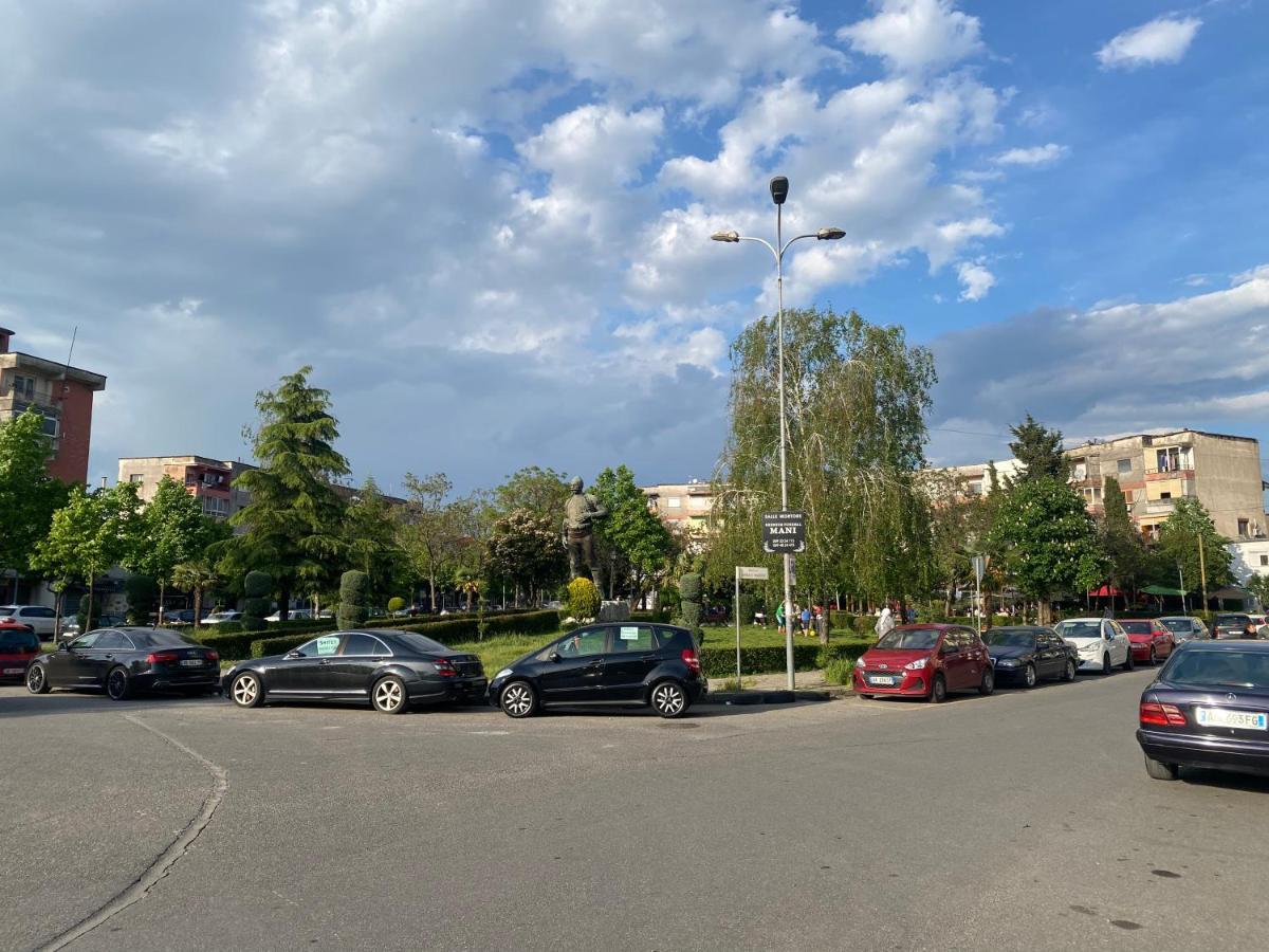 White Luxury Apartment Shkoder Bagian luar foto