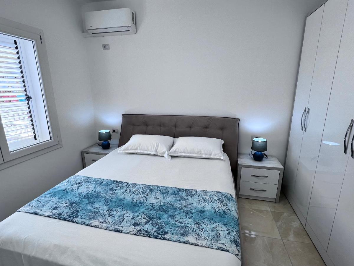 White Luxury Apartment Shkoder Bagian luar foto