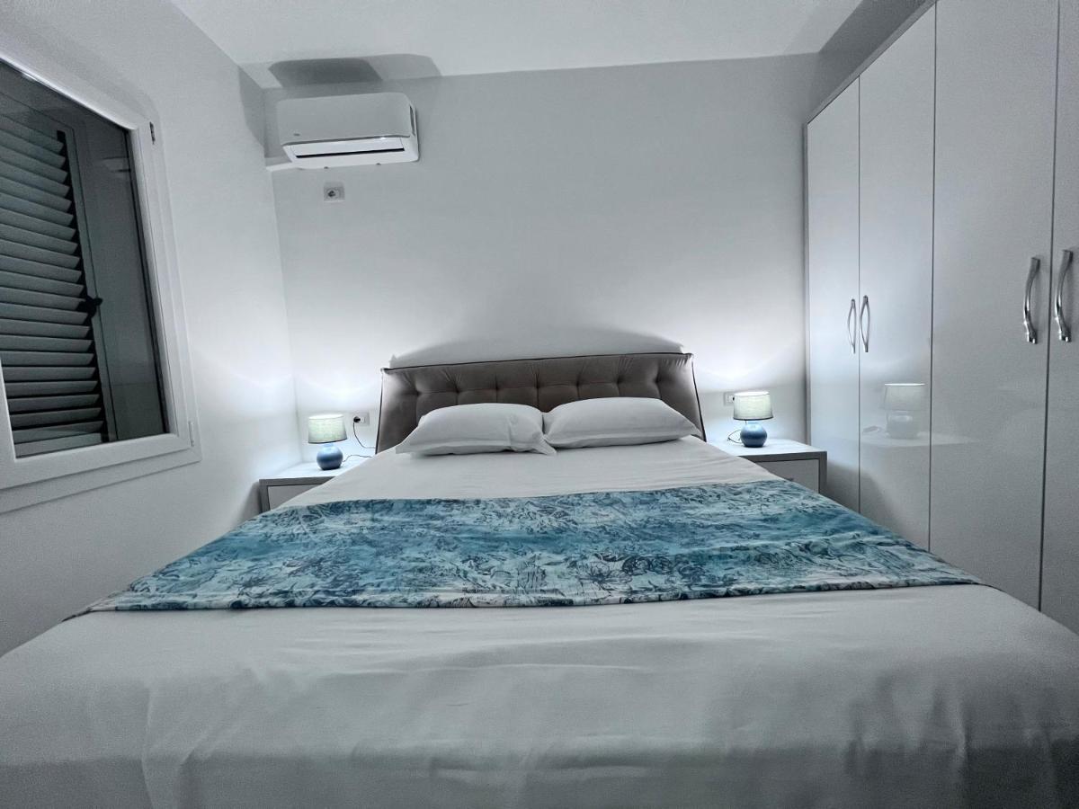White Luxury Apartment Shkoder Bagian luar foto